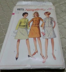 6875 SIMPLICITY 1966 LINED SHORT - LONG SLEEVE JACKET, BELT, A-SKIRT, SUIT PATTERN 14 34" UNCUT